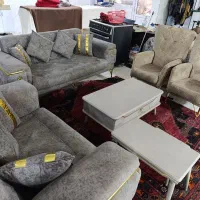 یک دست مبل هفت نفره با جلو مبلی و عسلی