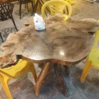 میز چوبی