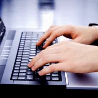 دورکاری با کامپیوتر و اینتر نت فیبر نوری