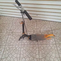 اسکوتر آلومینیومی با چرخ های پلی کربنات مدل BAXLER