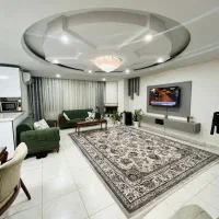 ۸۸ متر/پذیرایی دلباز و خوش چیدمان/غرق نور