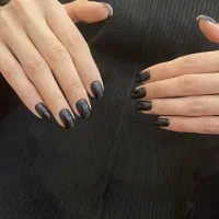 کاشت ناخن جهت تکمیل البوم