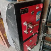 گاو صندوق و صندلی