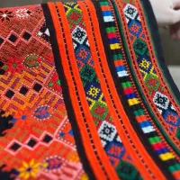 دوخت آینه و لباس تپه ای