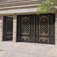 نقاشی ساختمان و رنگ کاری درب و پنجره با قیمت مناسب