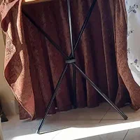 میز گرد ام دی اف پایه فلزی در حدخیلی نونو