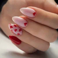 خدمات کاشت ناخن