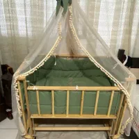 گهواره تخت کنار مادر