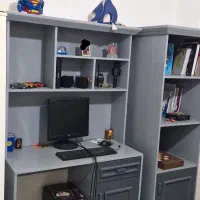 میز تحریر به همراه کتابخانه