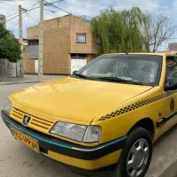 تاکسی تو شهری گنبد عروسک