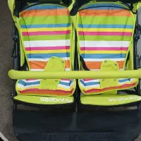 کالسکه دوقلو خارجی