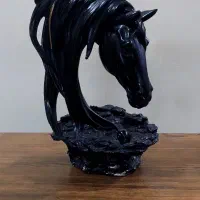 مجسمه سر اسب