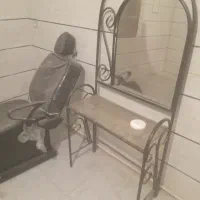 اینه میز ارایشی و صندلی تاشو ارایشگری|آرایشگاه و سالنهای زیبایی|اقبالیه, |دیوار