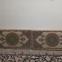 ۲عدد پشتی در حد آکبندو ۱آینه کاملا سالم