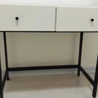 میز کار یا میز تحریر و مانکن سوزن خور