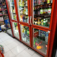 فروشنده خانم سوپر مارکت مخابرات