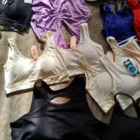 ۱۸ عدد نیم تنه کاپ دار و تاپ خارجی|لباس|کرج, ساماندهی|دیوار