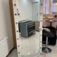آینه قدی  چرخ دار لامپ خور