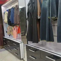 دکور پوشاک و زیورآلات