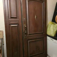 میز ودرب ورودی