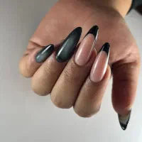 آموزش کاشت ناخن به صورت تخصصی و حرفه ای