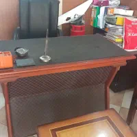 میز تحریر چوبی روکش چرم مصنوعی