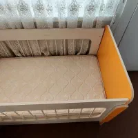 تخت خواب کودک به همراه تشک و  ویترین|تخت و سرویس خواب|کنارک, |دیوار