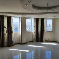 آپارتمان سه خواب .نورگیر. چشم انداز زیبا.تجهیزکامل