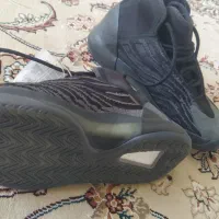 کفش adidas،yeezy اصل،اورجینال و باکیفیت عالی|کیف، کفش، کمربند|کرمانشاه, |دیوار