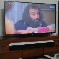 تلویزیون ال ای دی با میز