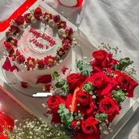 باکس های مناسبتی کیک و گل