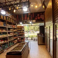 نیروی اقا جوان نیمه وقت فروشگاه پروتئینی