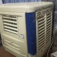 دو عدد کولر آبی کوچک یک تلویزیون