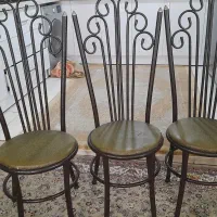 سه عددصندلی اهنی میز ناهار خوری