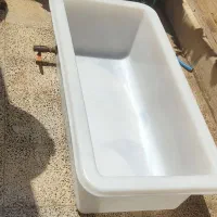 وان پلاستیکی همراه با شیر