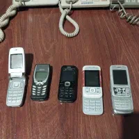 چند عدد گوشی قدیمی کلکسیونی