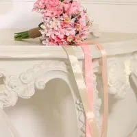 دسته گل عروس جذاب در حد بسیار نو