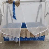 گهواره کاملا سالم و استفاده نشده به فروش میرسد