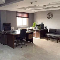 فضای اشتراکی حرفه‌ای کار در برج اداری