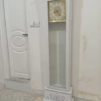 ساعت ایستاده سفید