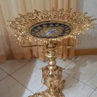 میوه خوری کنار سالنی