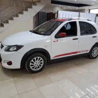 کوییک r سفید قرمز کارکرده
