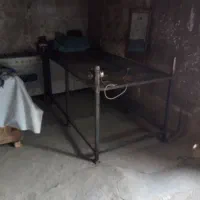 میز کار اهنی باگیره