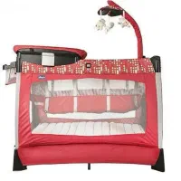 تخت کنار مادر چیکو