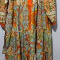 پیراهن|لباس|رشت, معلم|دیوار