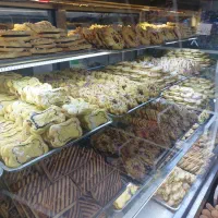 شاگرد برای قنادی