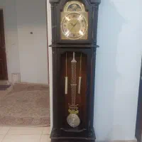 ساعت دیواری ایستاده