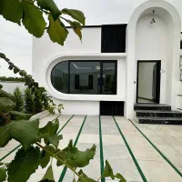 ویلای‌مدرن/۲۰۰متری/بامعماری‌خاص‌وچشم انداز/سنددار