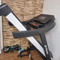 تردمیل در حد با تحمل وزن تا ۱۵۰ کیلو