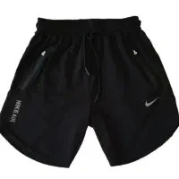 یک جین شلوارک باشگاهی به قیمت تولیدی